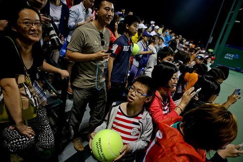 福利亲子网球视频在线播放,福利视频在线播放，共享温馨运动时光